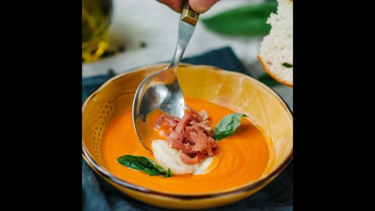 La Degustaci&oacute;n del Salmorejo en la Gastronom&iacute;a Espa&ntilde;ola